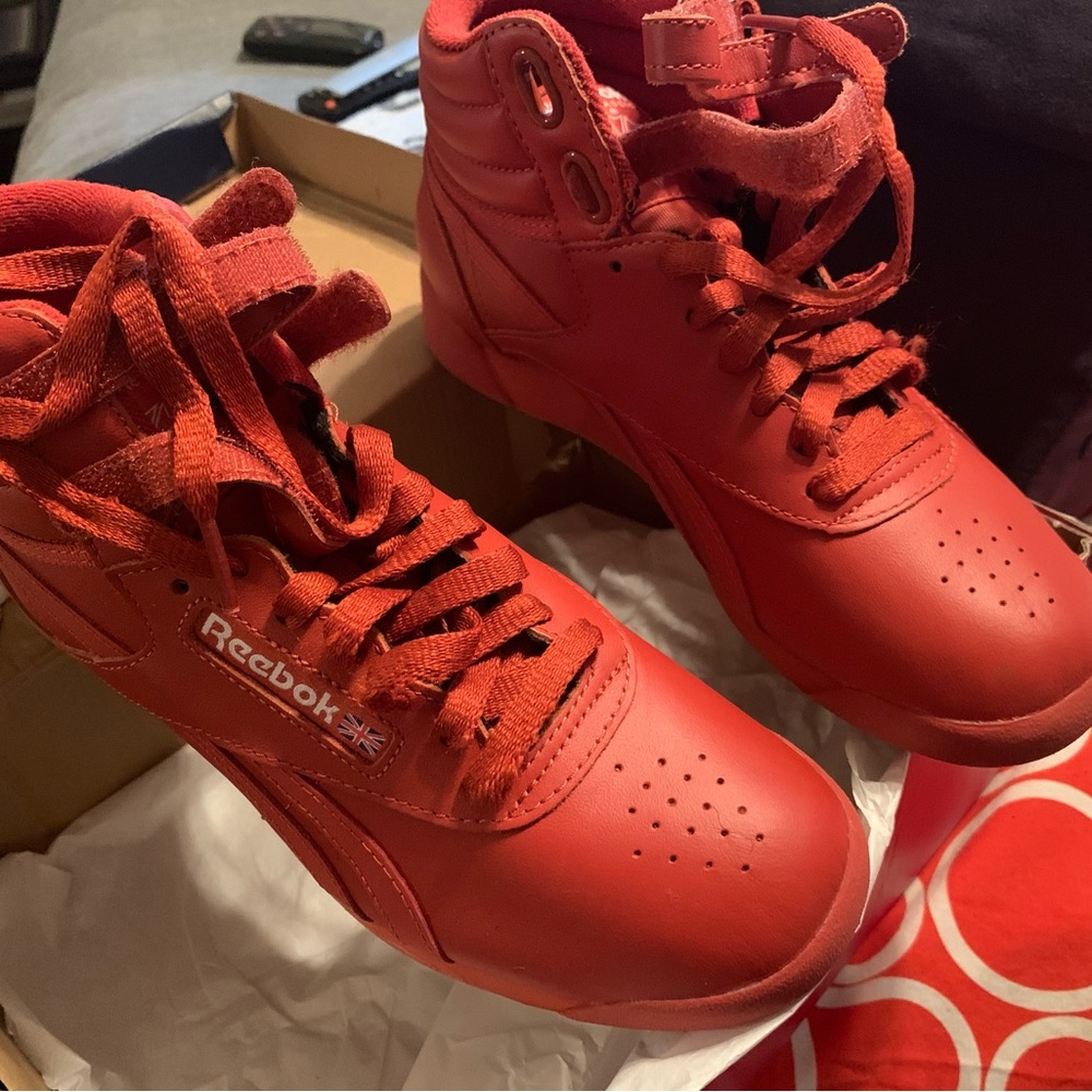 Red Retro Reebok Sneakers WMN U.S. sz 7